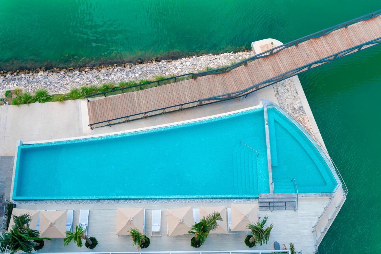 Renaissance Cancun Resort & Marina Luaran gambar Aerial view of the pool