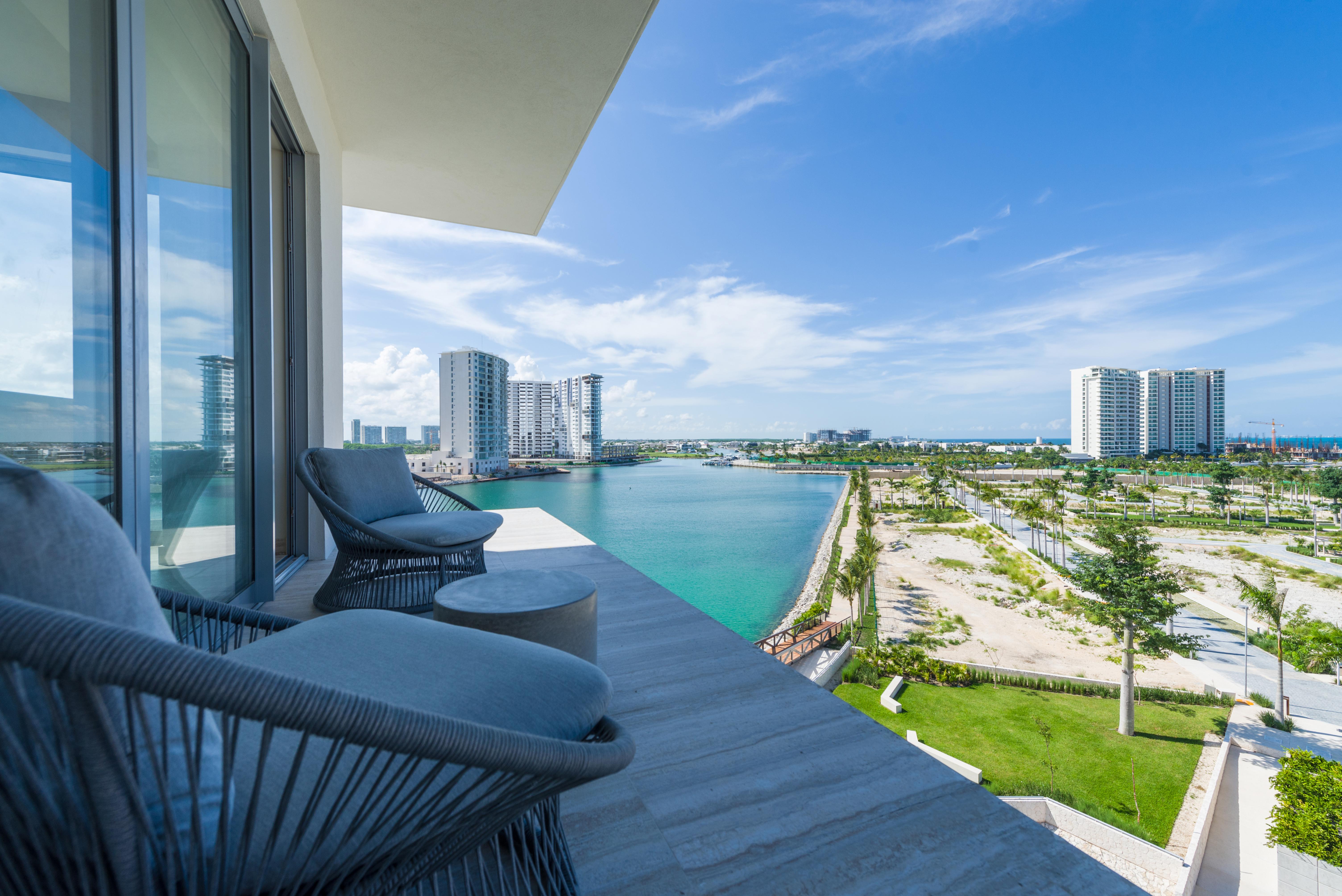 Renaissance Cancun Resort & Marina Luaran gambar View from the balcony of a suite at the Grand at Moon Palace